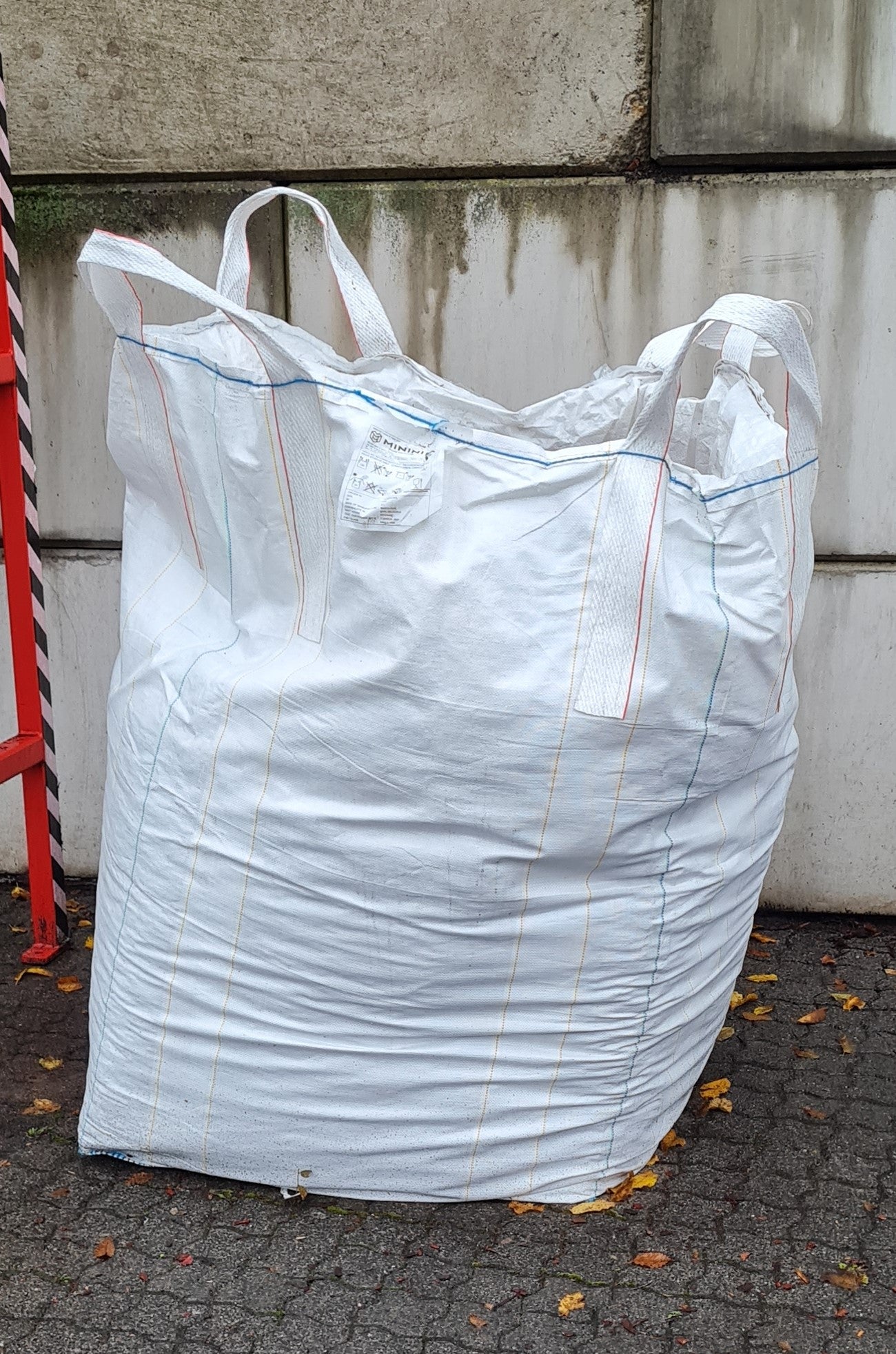1m³ (1000l) Fallschutz Holzhackschnitzel im Big Bag versandkostenfrei geliefert