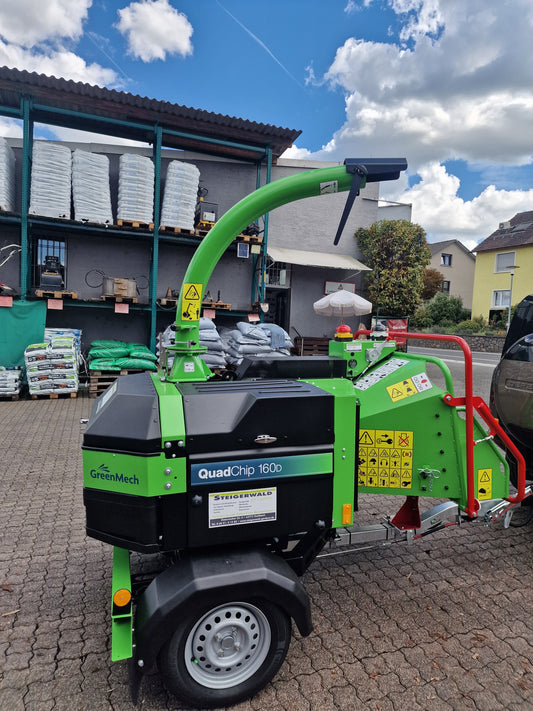 Holz - Häcksler Schredder Holzhacker mieten Green Mech Vermietung