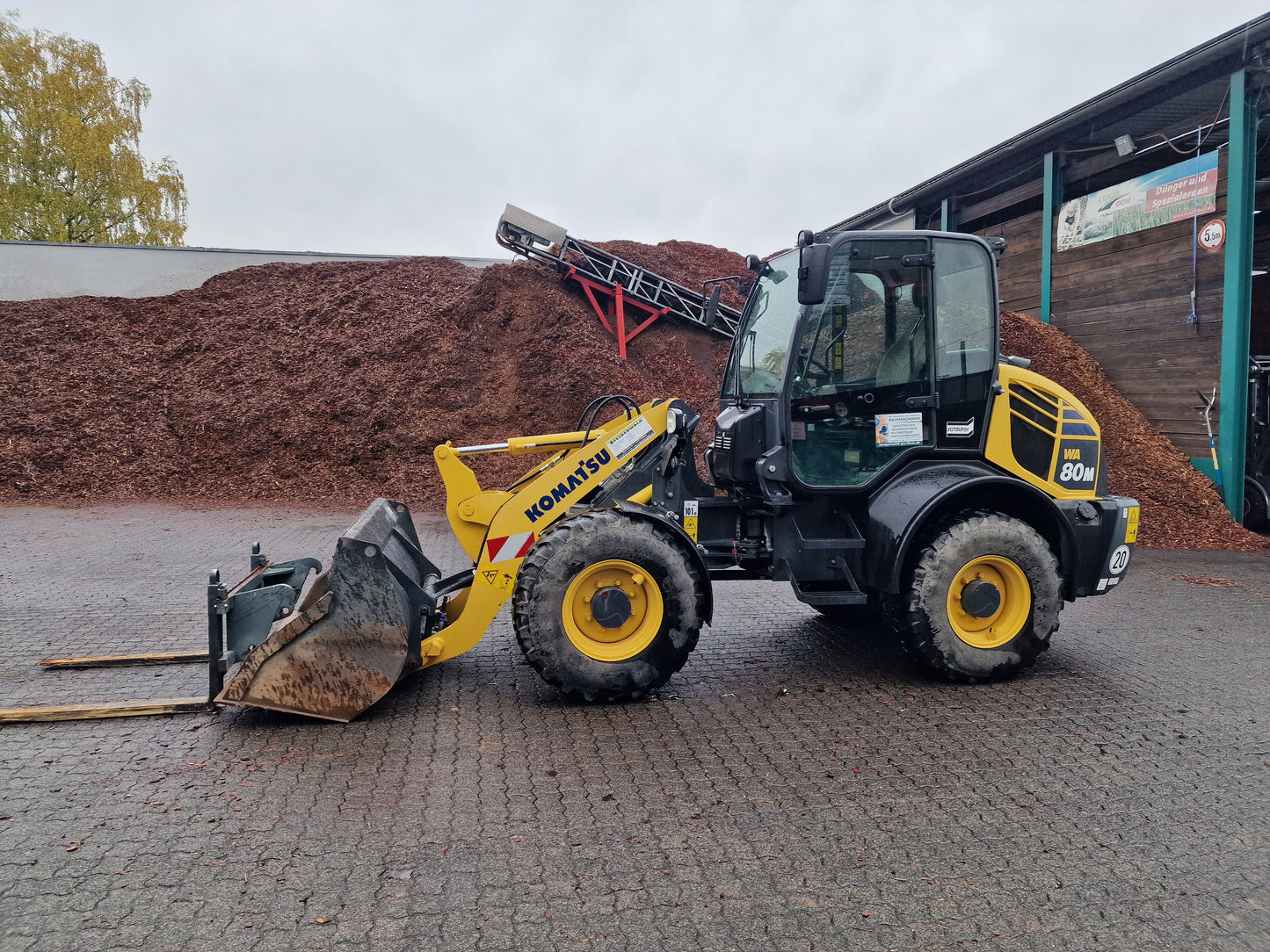 Komatsu WA80 M - 8E0